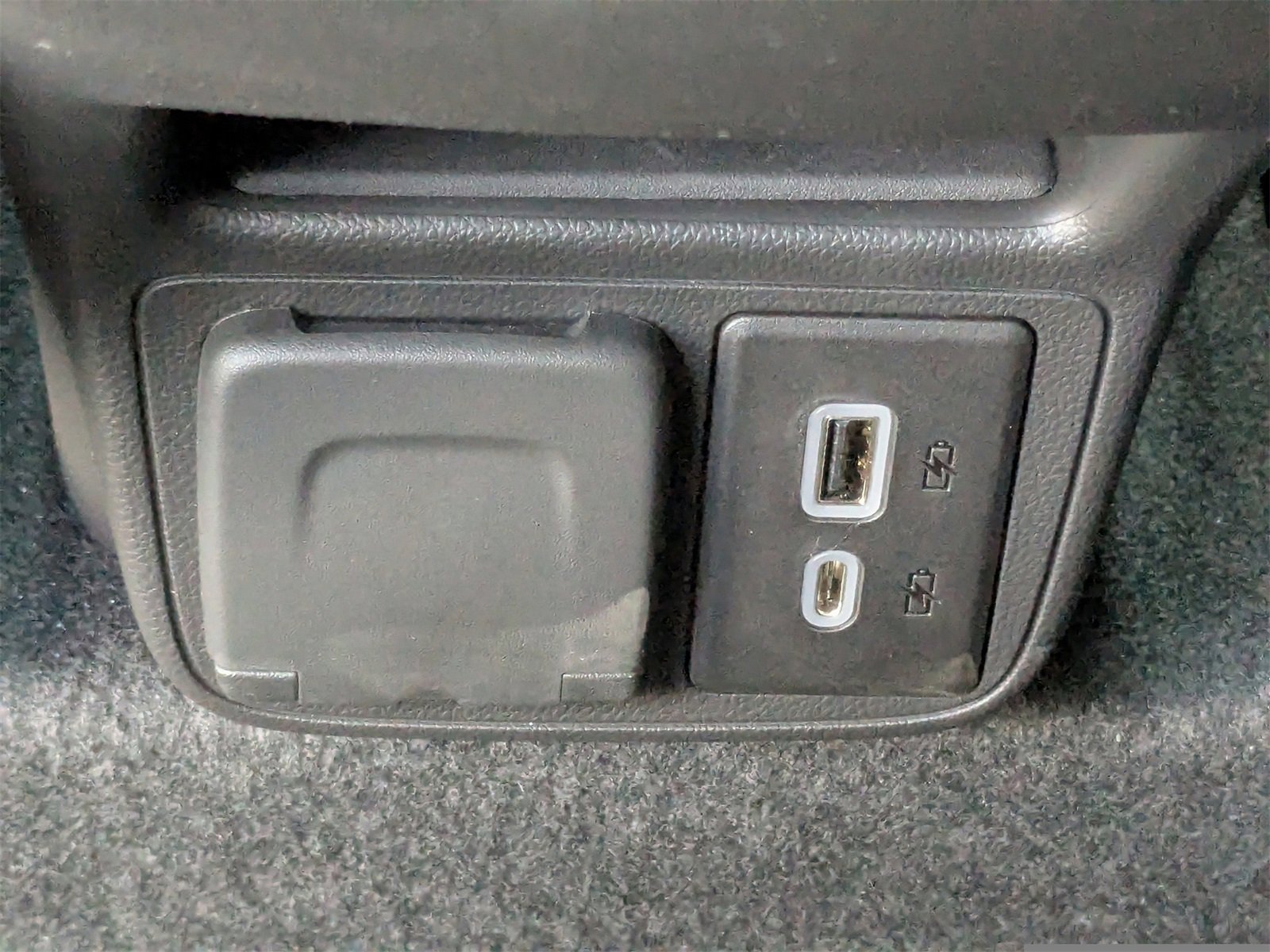 Used 2025 Buick Encore GX Avenir w/ Avenir Technology Package image 16