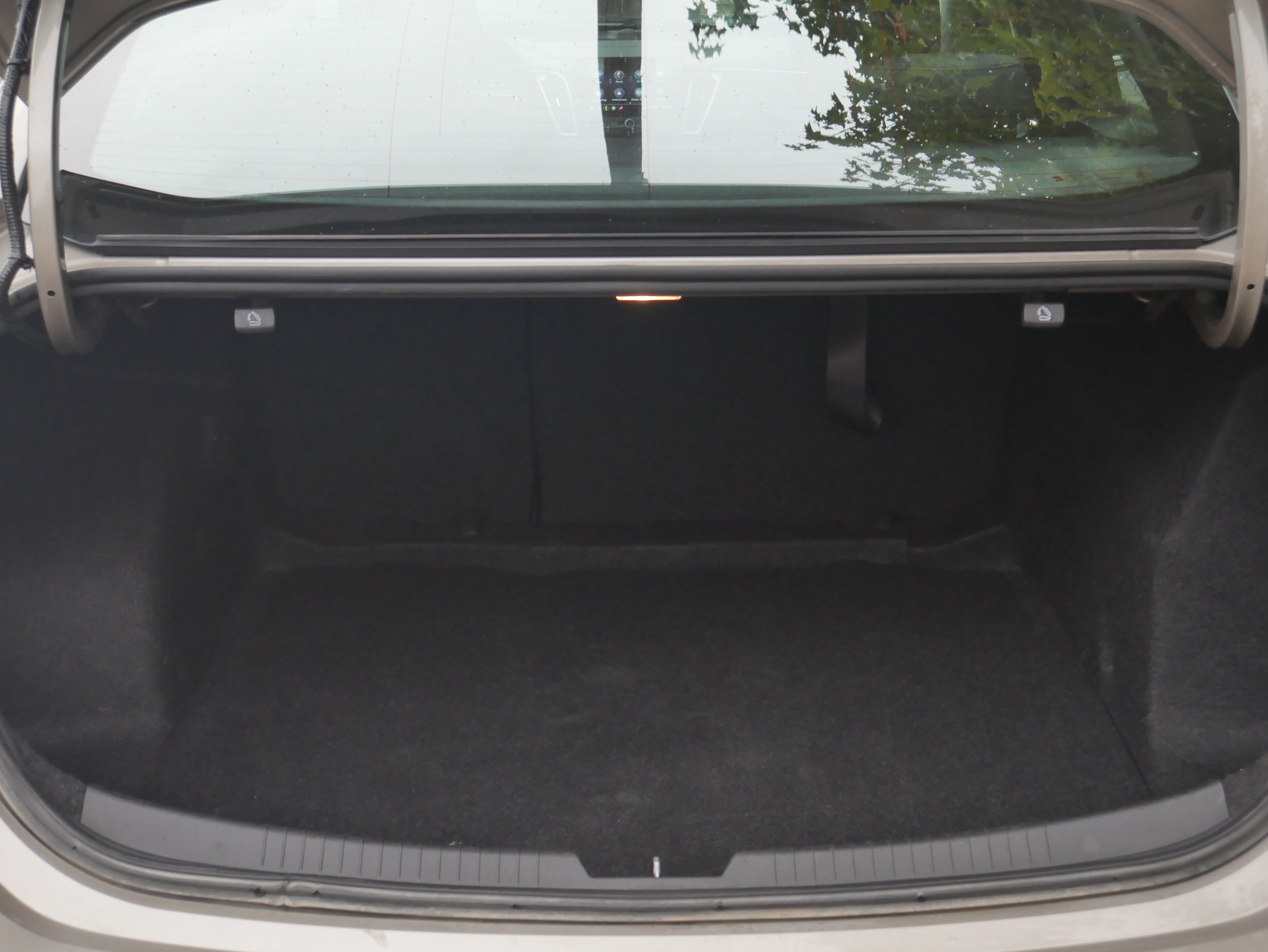 Used 2022 Chevrolet Malibu LT FWD image 22