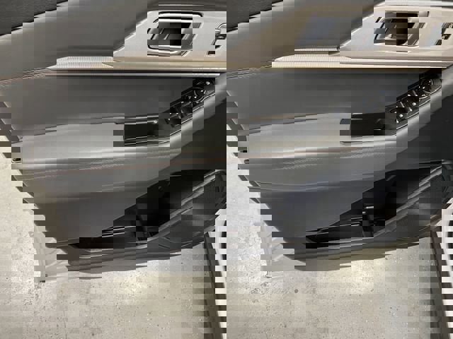 Used 2025 Ford Explorer Active image 21