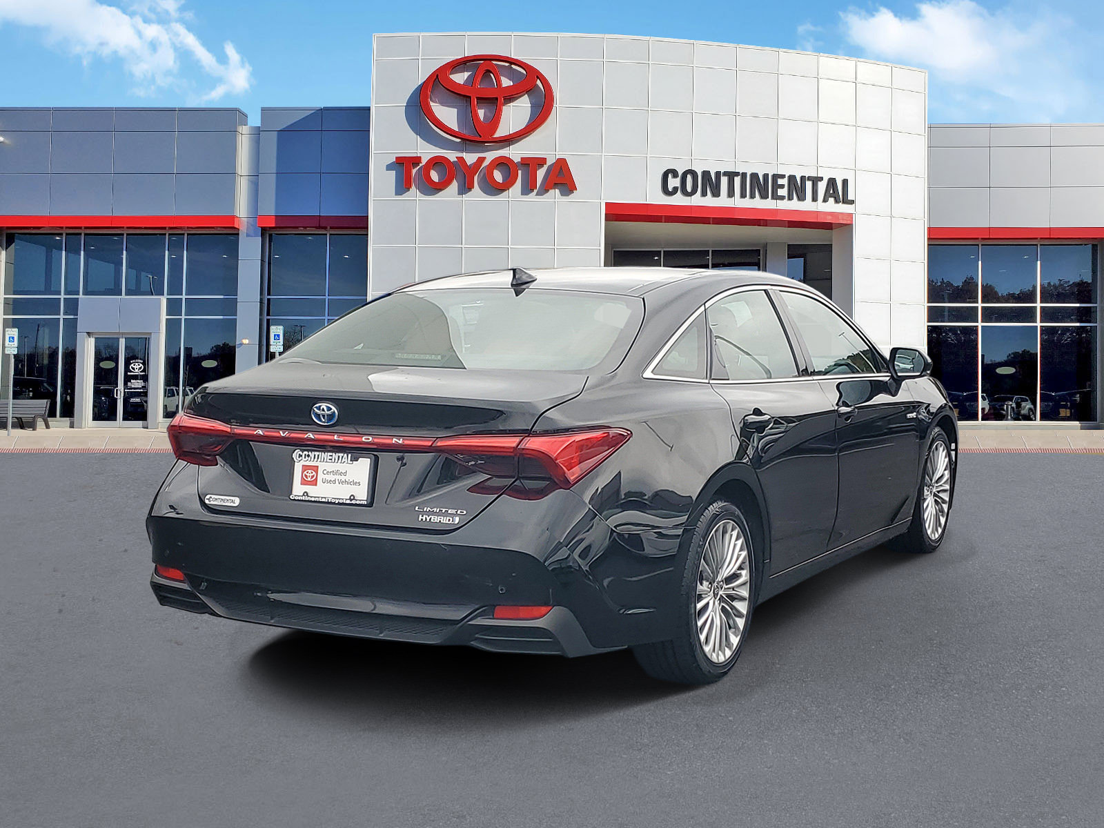 Certified 2020 Toyota Avalon Limited w/ Advanced Safety Package FWD image 5