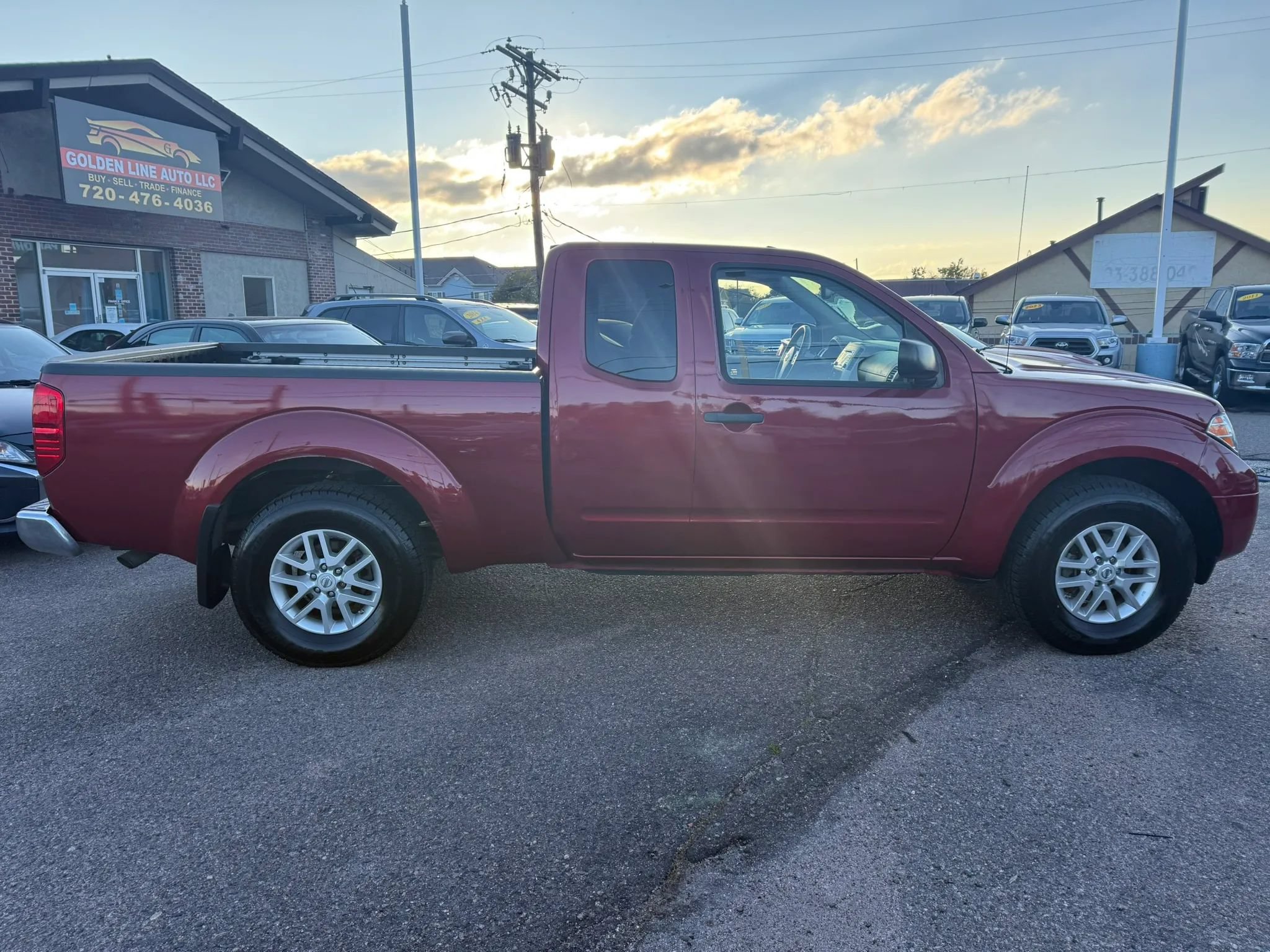 Used 2018 Nissan Frontier SV w/ Value Truck Package AWD/4WD image 9