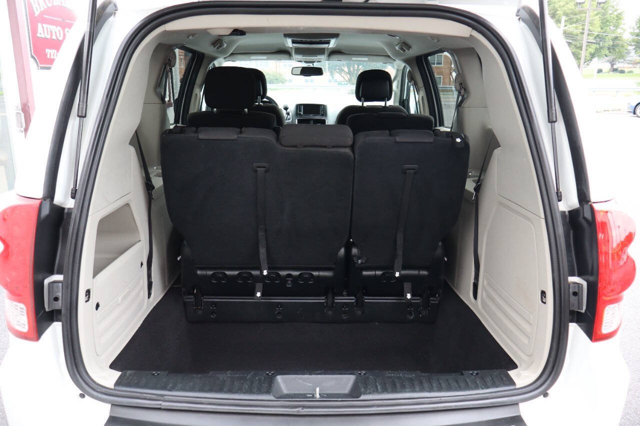 Used 2017 Dodge Grand Caravan SE w/ Power Window Group FWD image 4
