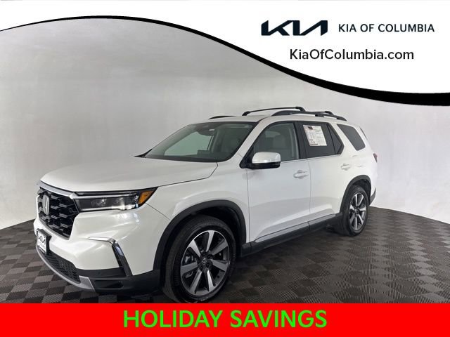 Used 2025 Honda Pilot Touring image 3