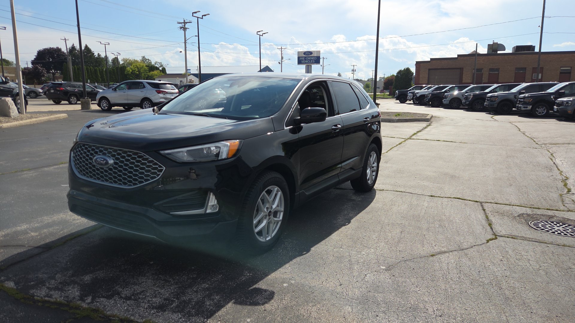 Used 2023 Ford Edge SEL w/ Convenience Package AWD/4WD image 3