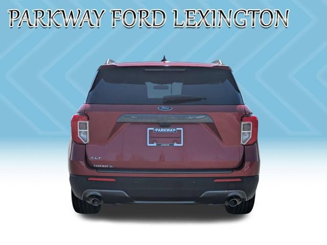 Used 2022 Ford Explorer XLT w/ Equipment Group 202A image 6