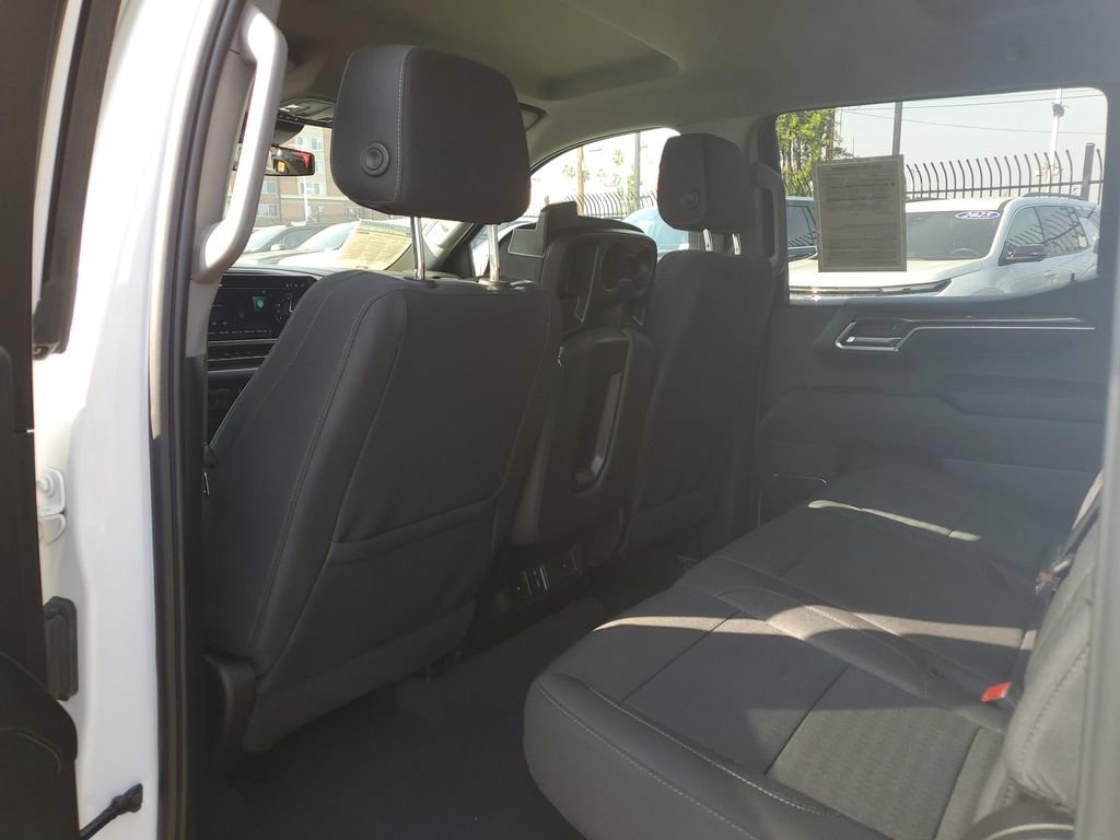 Used 2025 Chevrolet Silverado 1500 LT image 14