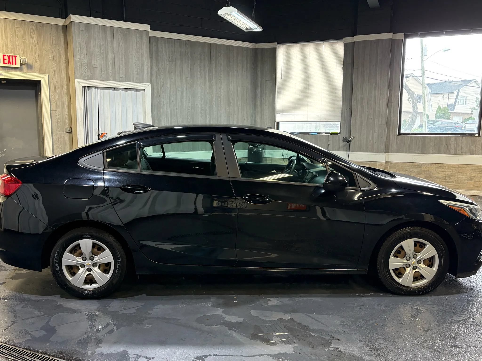 Used 2017 Chevrolet Cruze LS FWD image 7