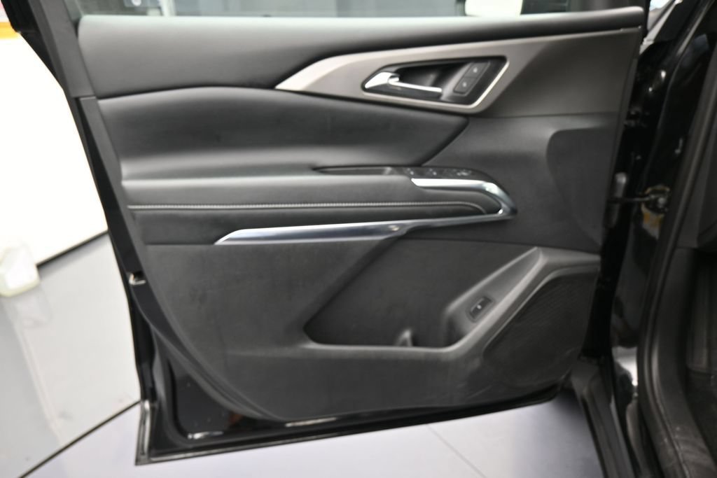 Used 2024 Chevrolet Traverse LS FWD image 13