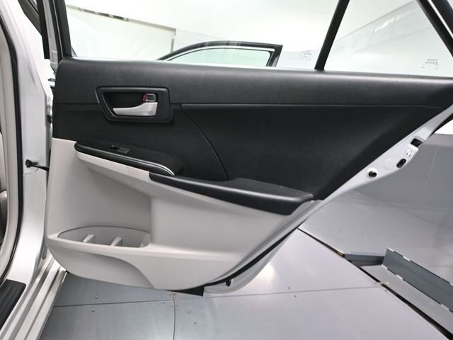 Used 2012 Toyota Camry LE FWD image 35