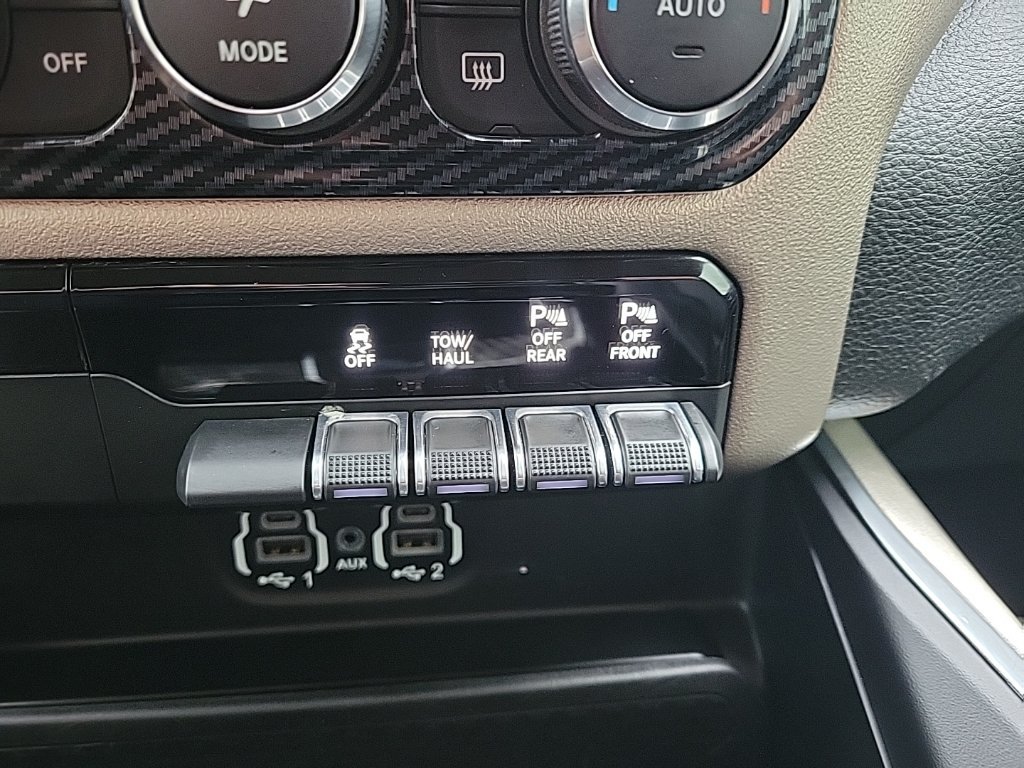 Used 2020 RAM 1500 Laramie AWD/4WD image 30