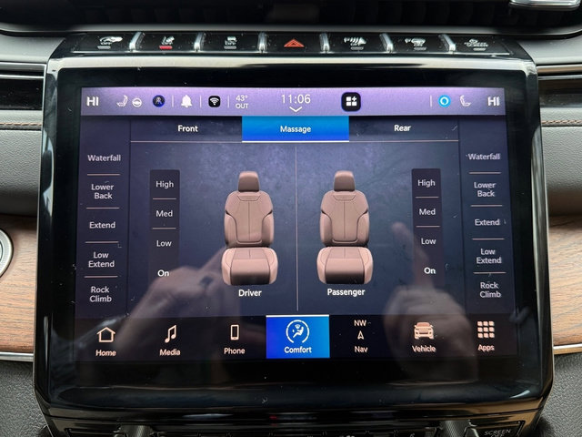 Used 2023 Jeep Grand Cherokee L Summit w/ Advanced Protech Group IV image 37