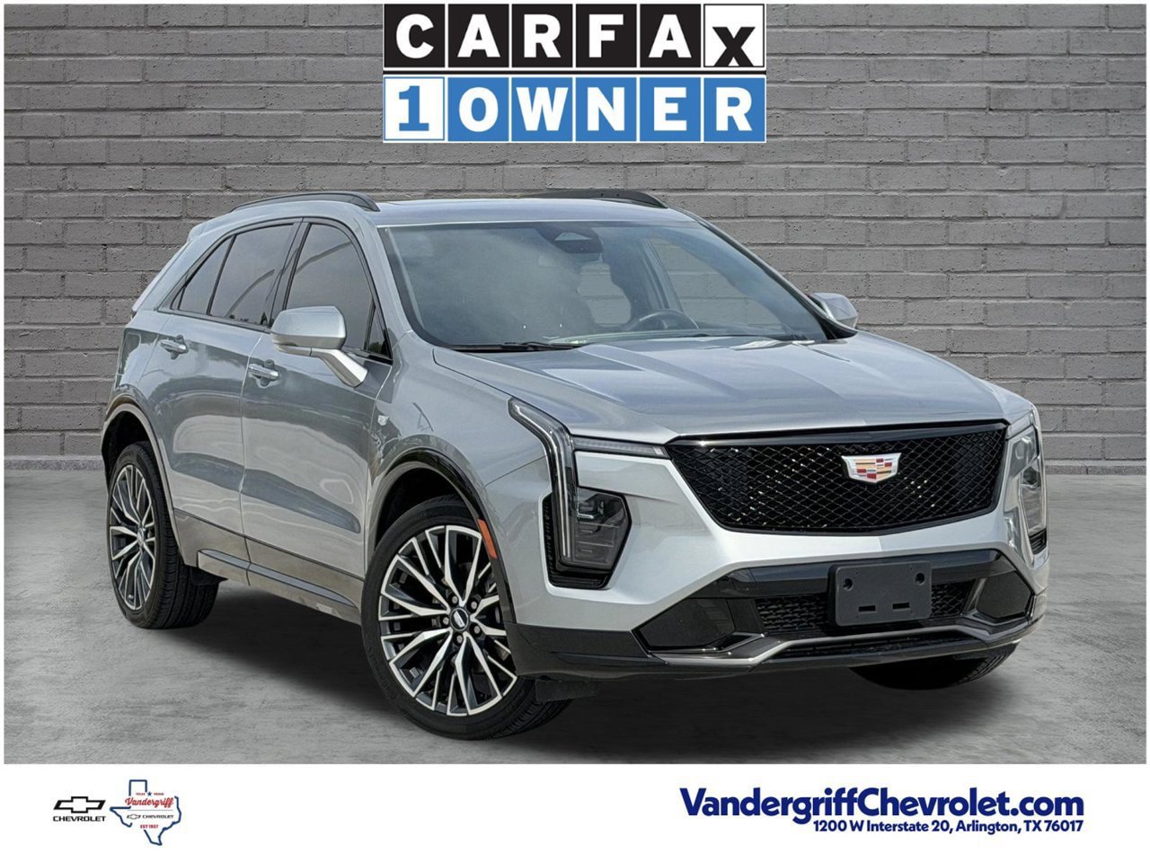 Used 2024 Cadillac XT4 Sport FWD image 2