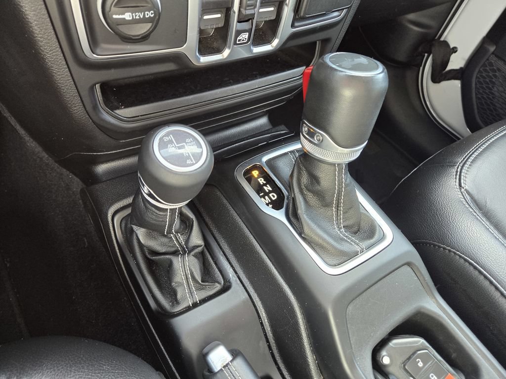 Used 2023 Jeep Wrangler Unlimited Sahara AWD/4WD image 20