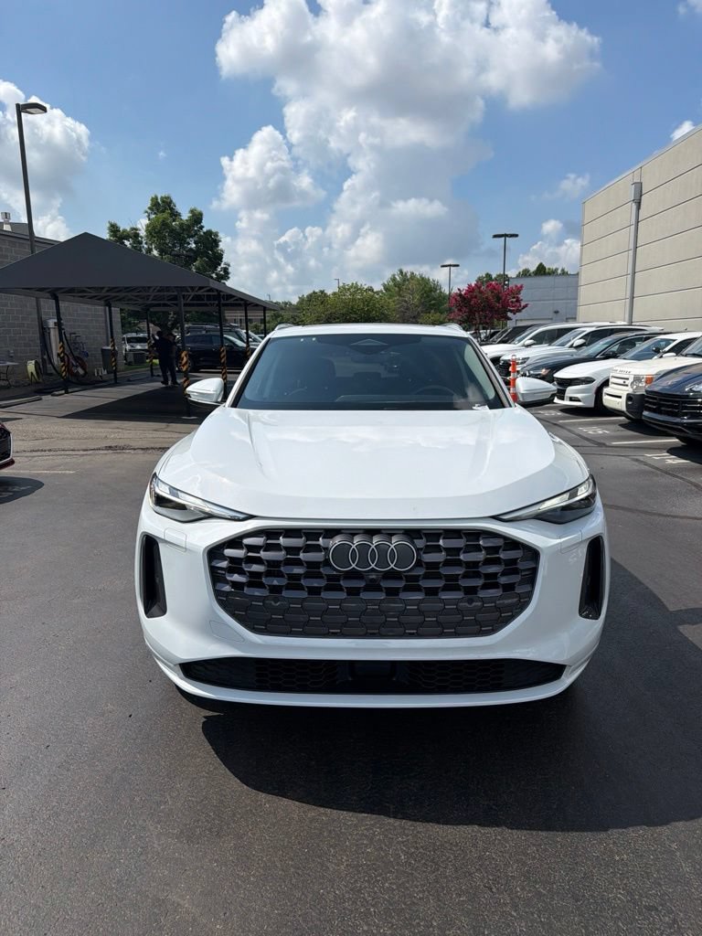 Used 2025 Audi Q5 Premium w/ Convenience Package AWD/4WD image 2