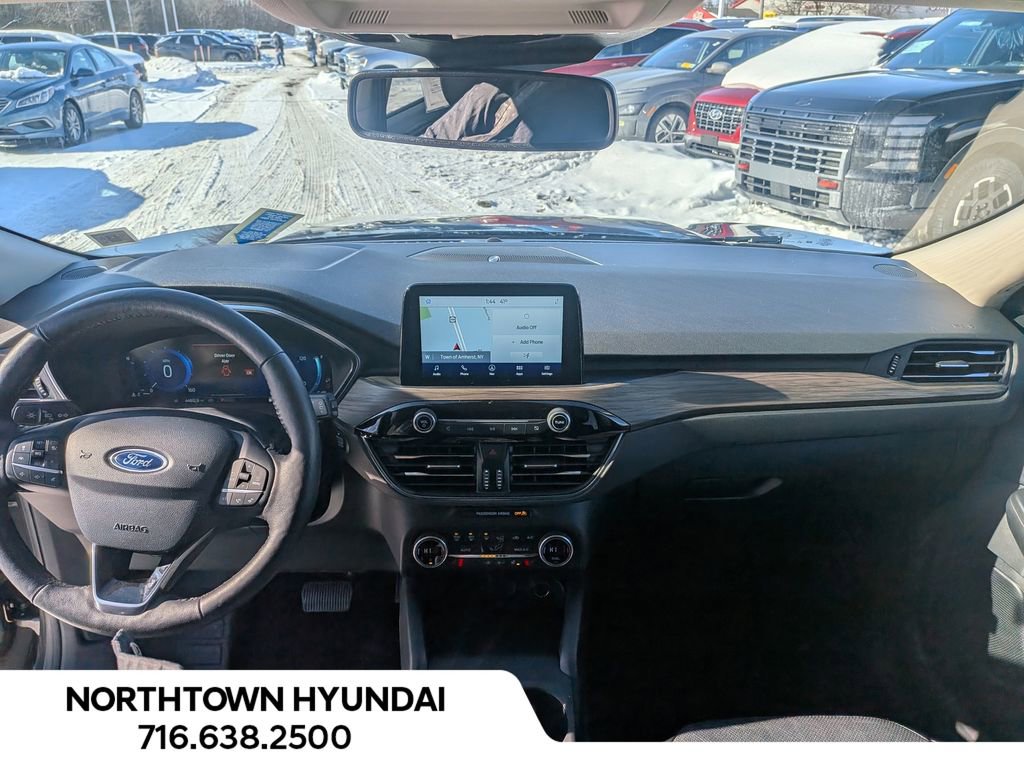 Used 2020 Ford Escape Titanium image 6