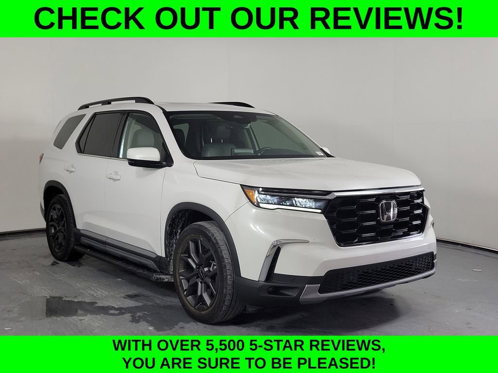 Used 2024 Honda Pilot Touring image 3