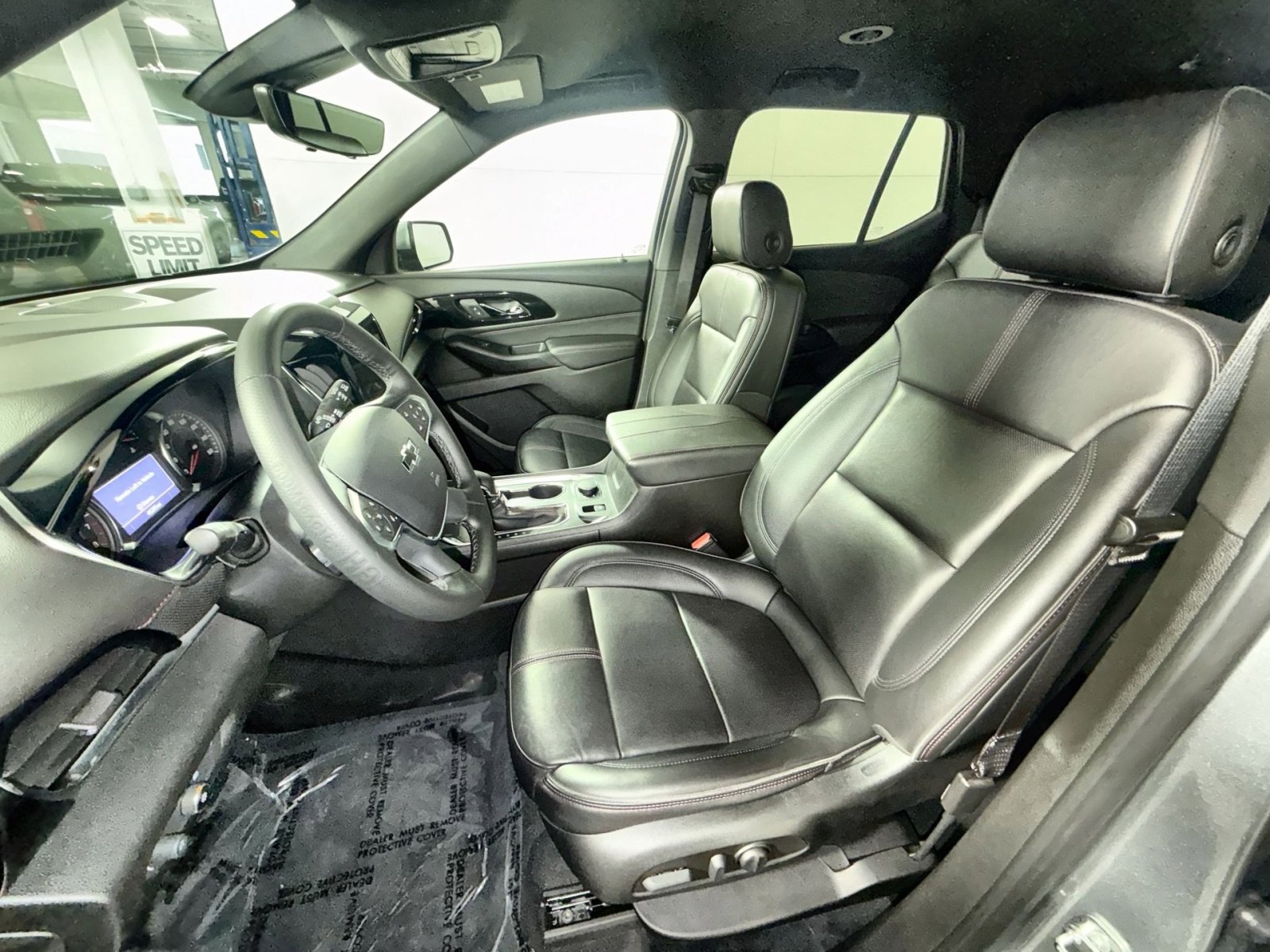 Used 2023 Chevrolet Traverse RS image 13