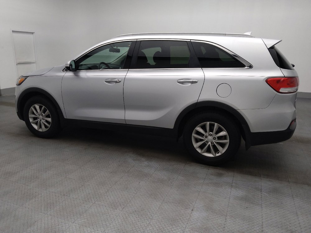 Used 2018 Kia Sorento LX image 3
