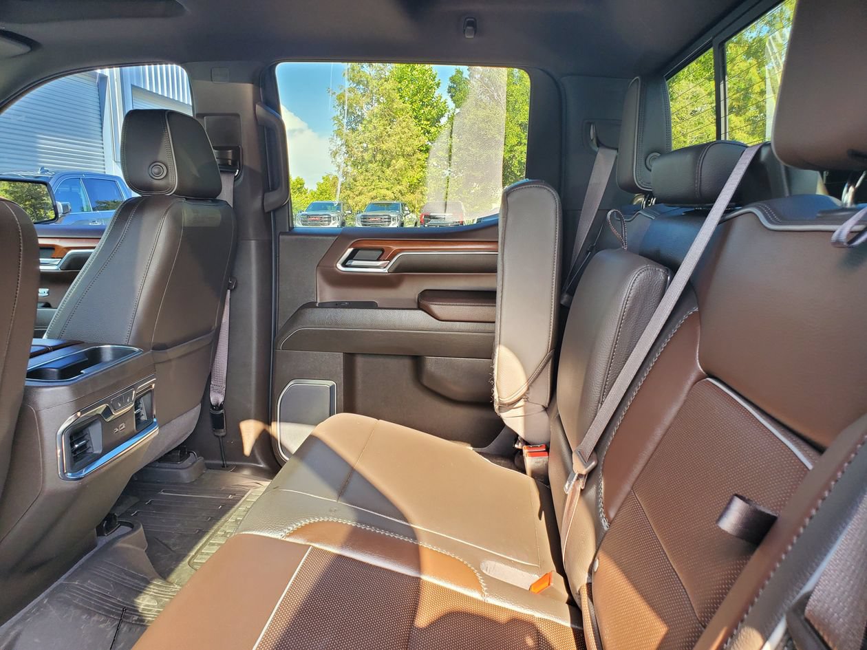Used 2023 GMC Sierra 1500 Denali w/ Denali Reserve Package AWD/4WD image 11
