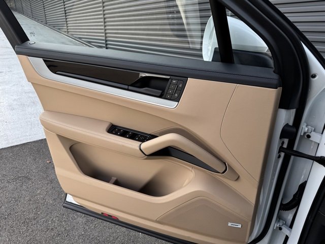 New 2026 Porsche Cayenne E-Hybrid image 14