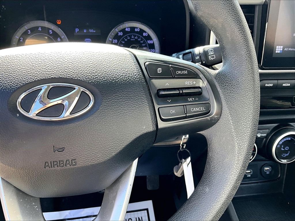 Used 2020 Hyundai Venue SEL image 16