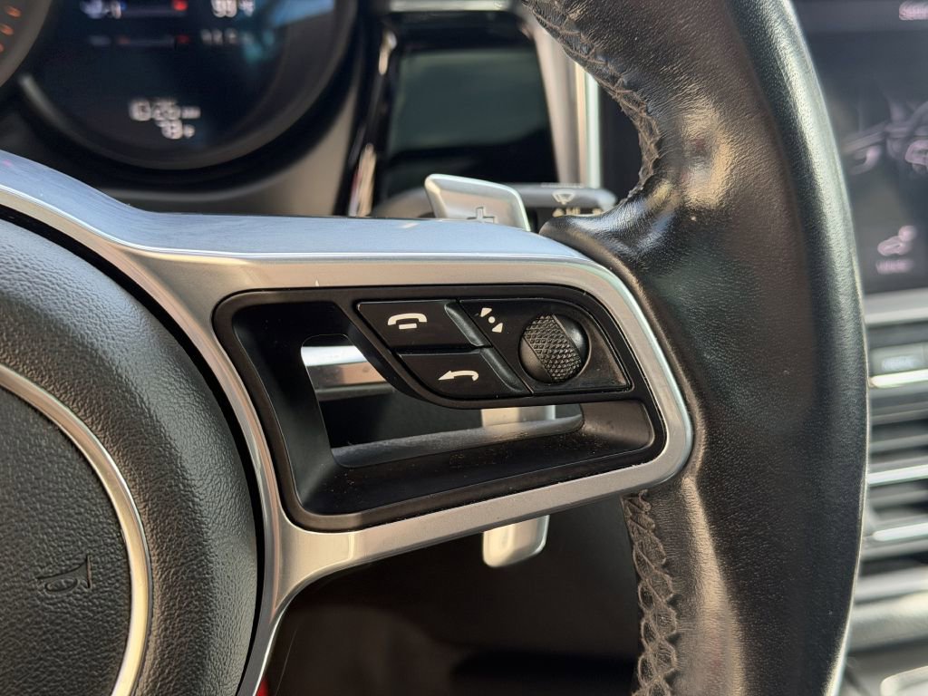 Used 2020 Porsche Macan AWD/4WD image 35