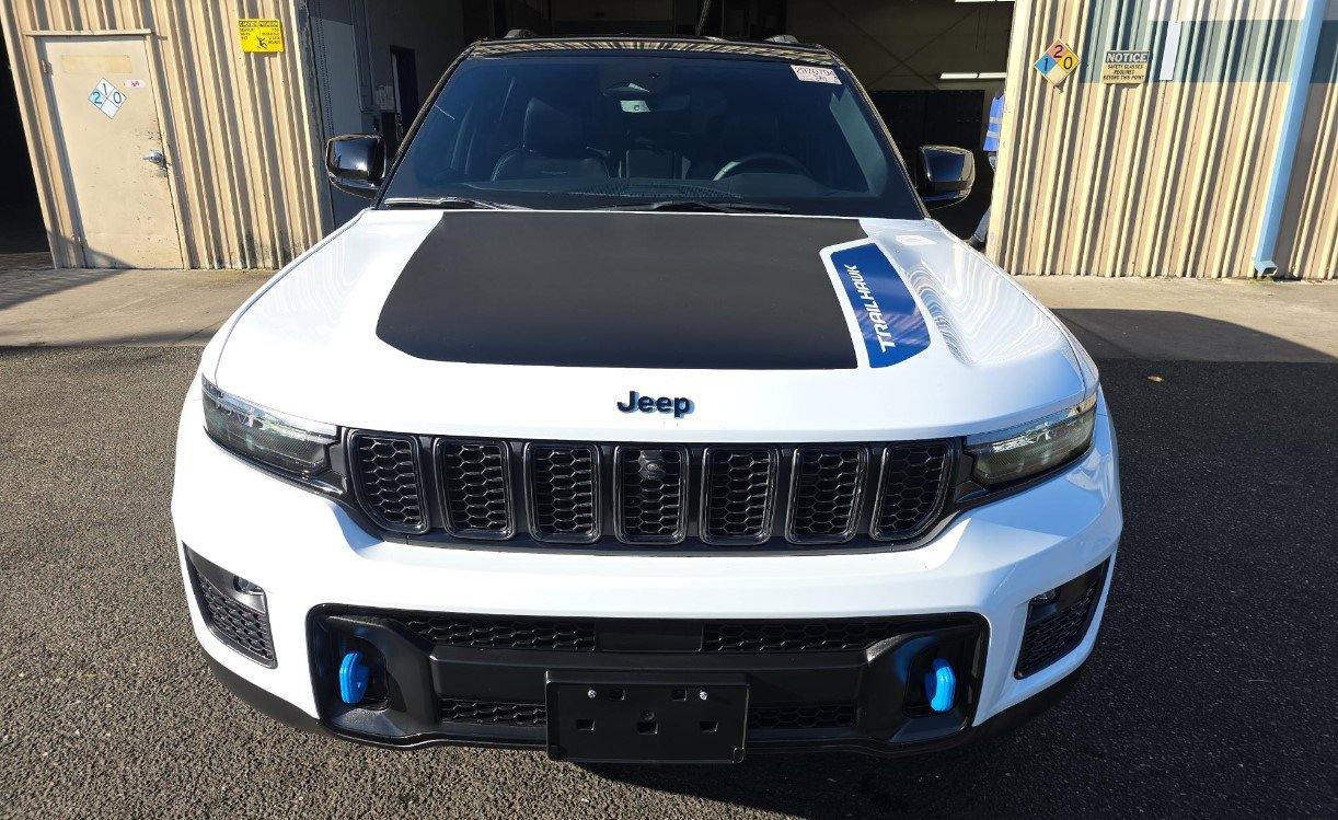 Used 2022 Jeep Grand Cherokee Trailhawk image 3
