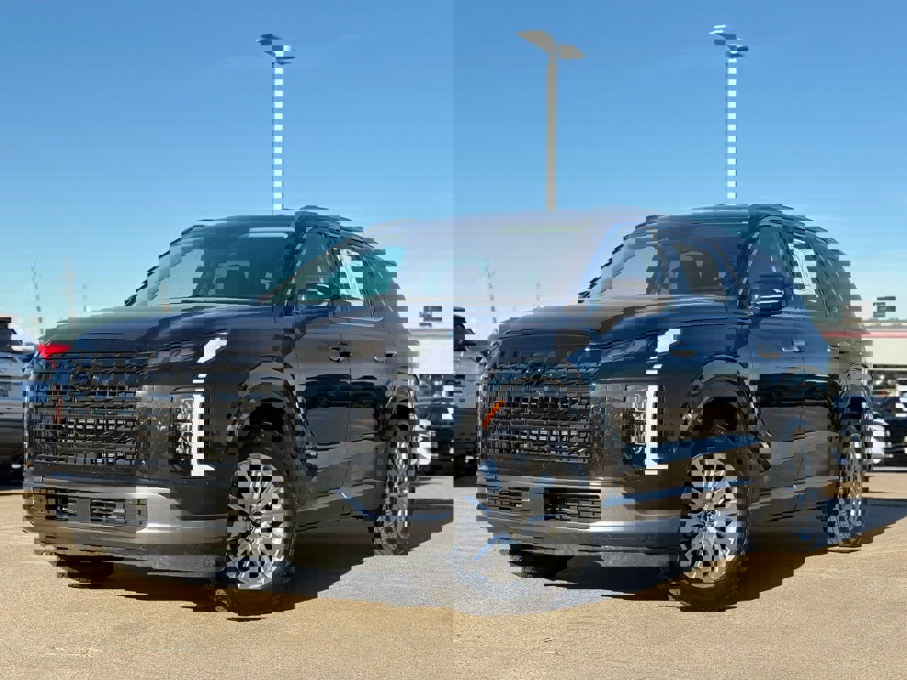 Used 2024 Hyundai Palisade SEL image 2