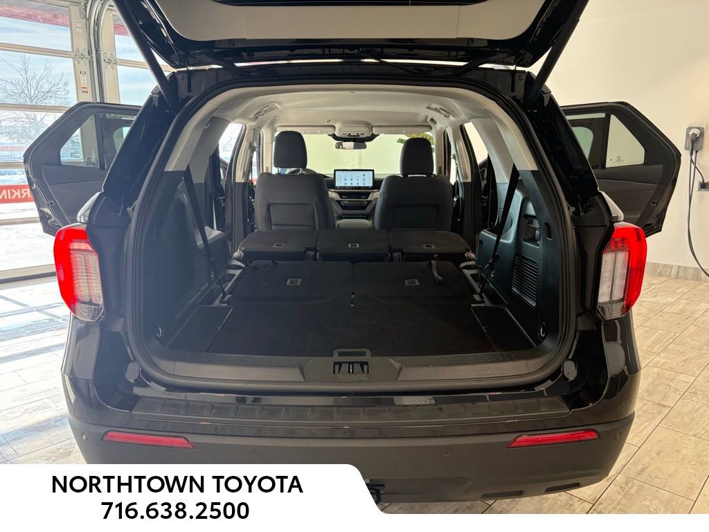 Used 2025 Ford Explorer Active image 22