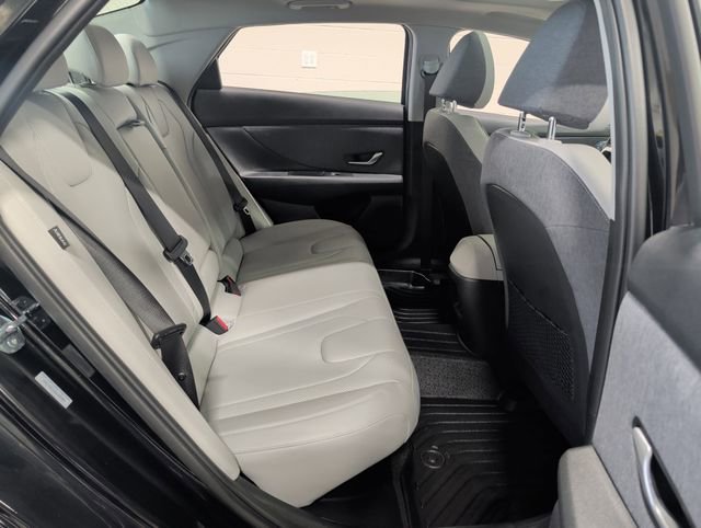 Certified 2025 Hyundai Elantra Limited image 34
