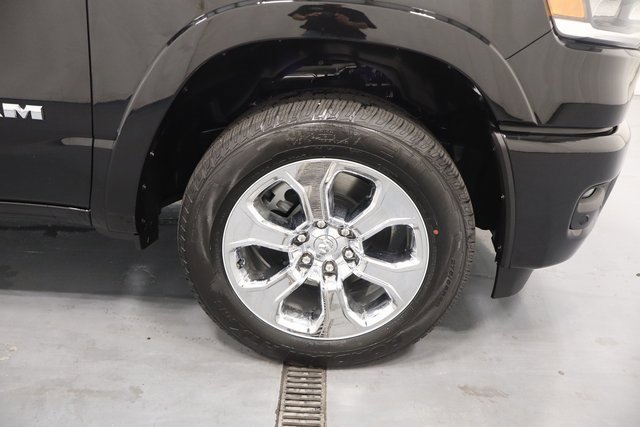 New 2026 RAM 1500 4x4 Crew Cab image 25