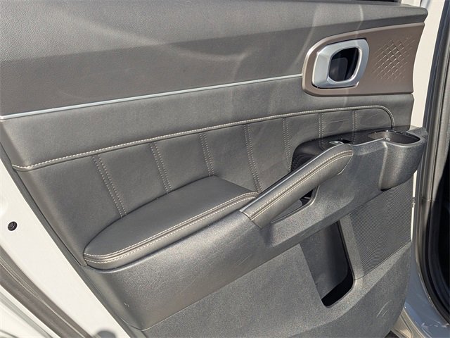 Used 2023 Kia Sorento SX image 10