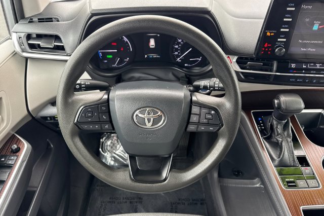 Certified 2022 Toyota Sienna LE FWD image 18