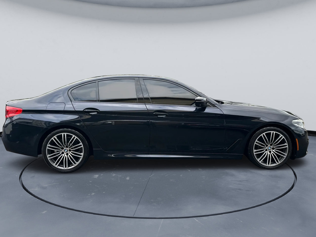 Used 2019 BMW 530i w/ M Sport Package image 8