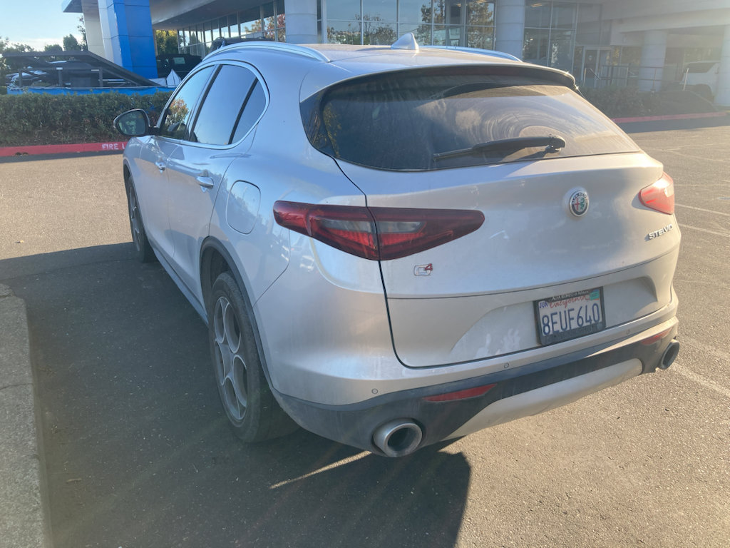 Used 2018 Alfa Romeo Stelvio AWD image 6