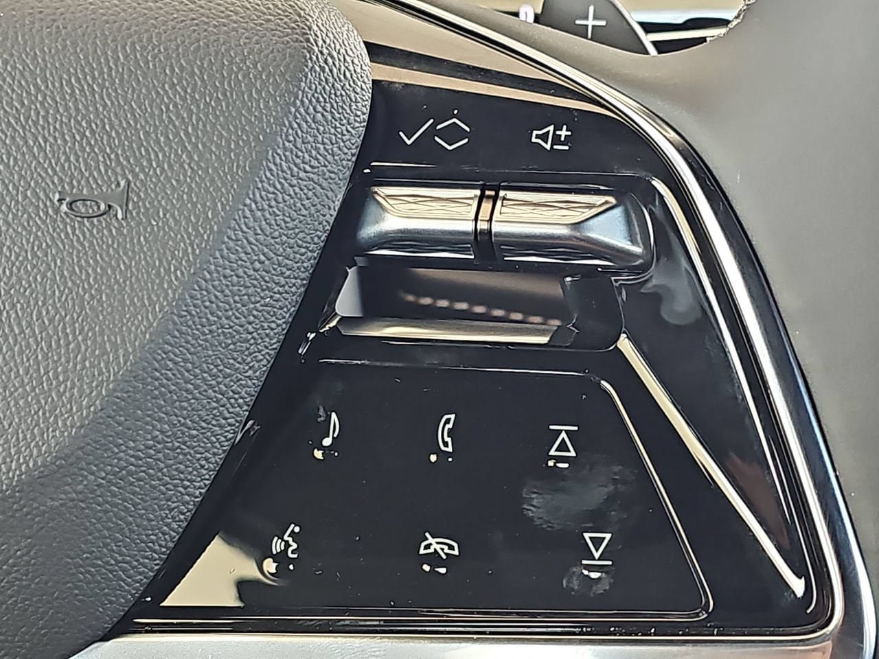 New 2026 Cadillac Escalade Sport w/ Touring Package AWD/4WD image 19