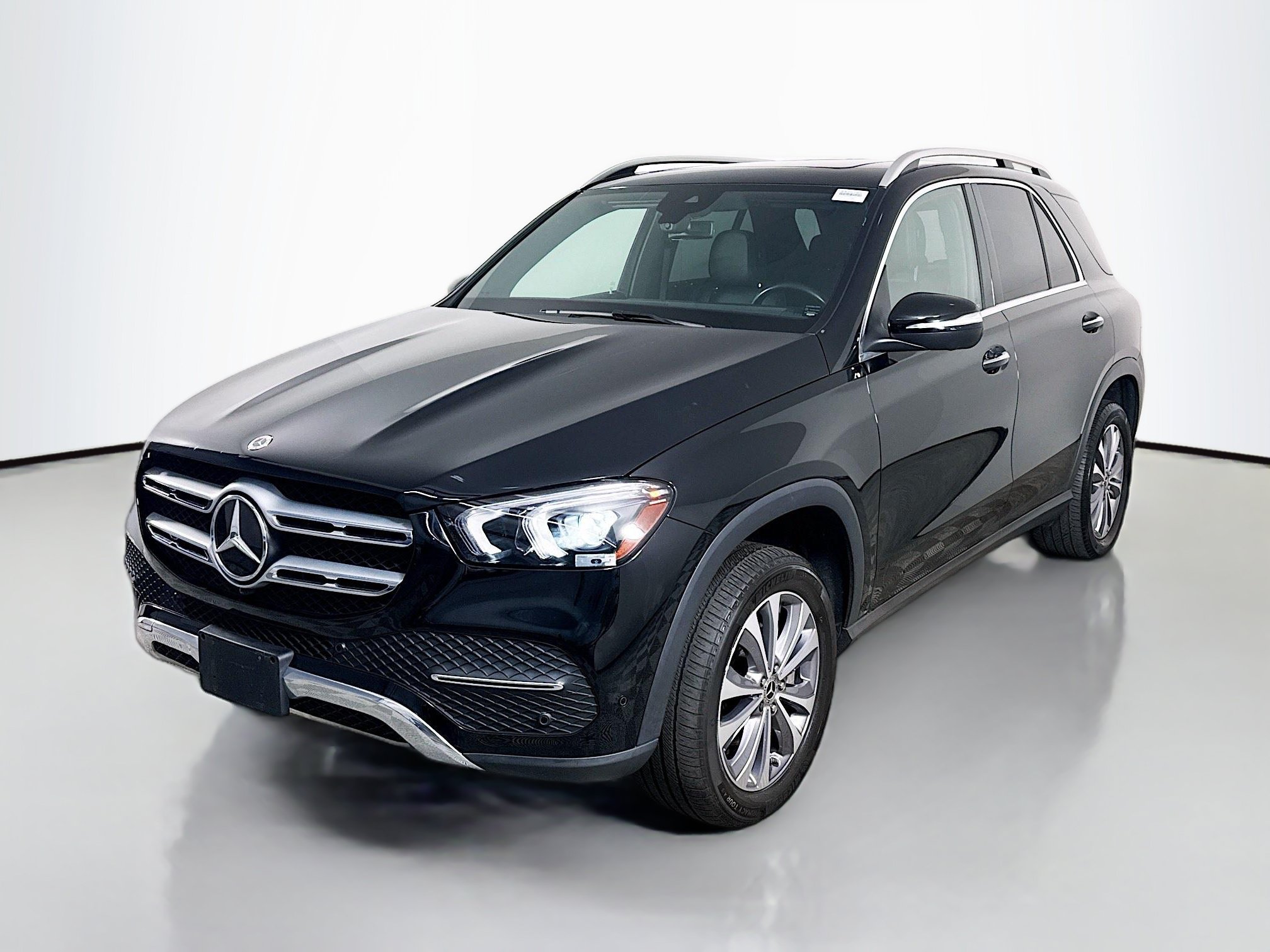 Used 2023 Mercedes-Benz GLE 350 w/ Premium Package image 4