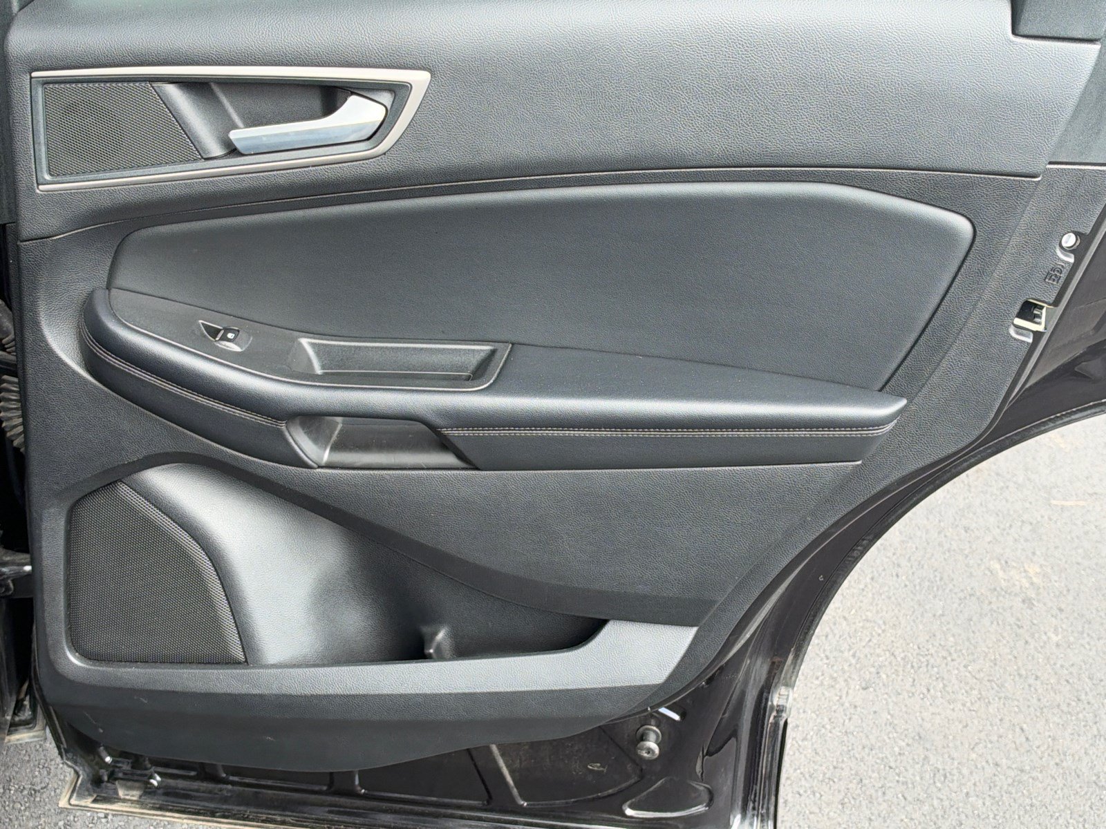 Used 2024 Ford Edge SEL AWD/4WD image 16