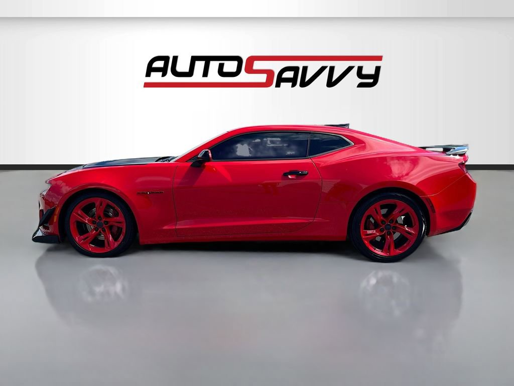 Used 2018 Chevrolet Camaro SS RWD image 4