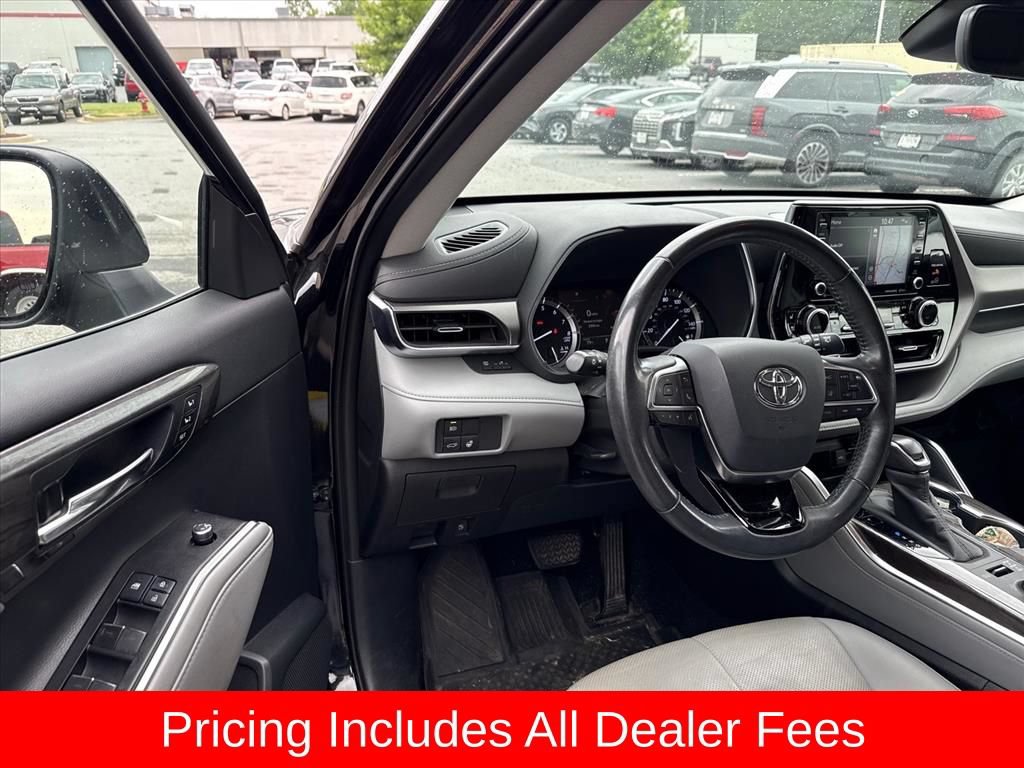 Used 2020 Toyota Highlander Limited AWD/4WD image 9