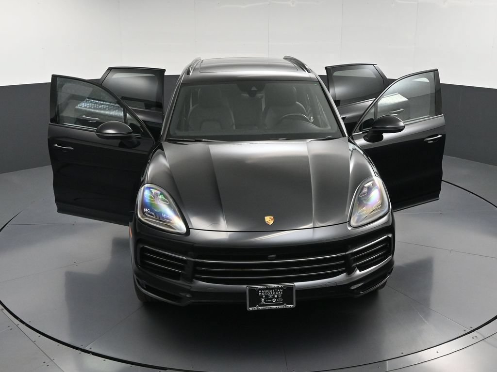 Certified 2022 Porsche Cayenne Platinum Edition AWD/4WD image 33