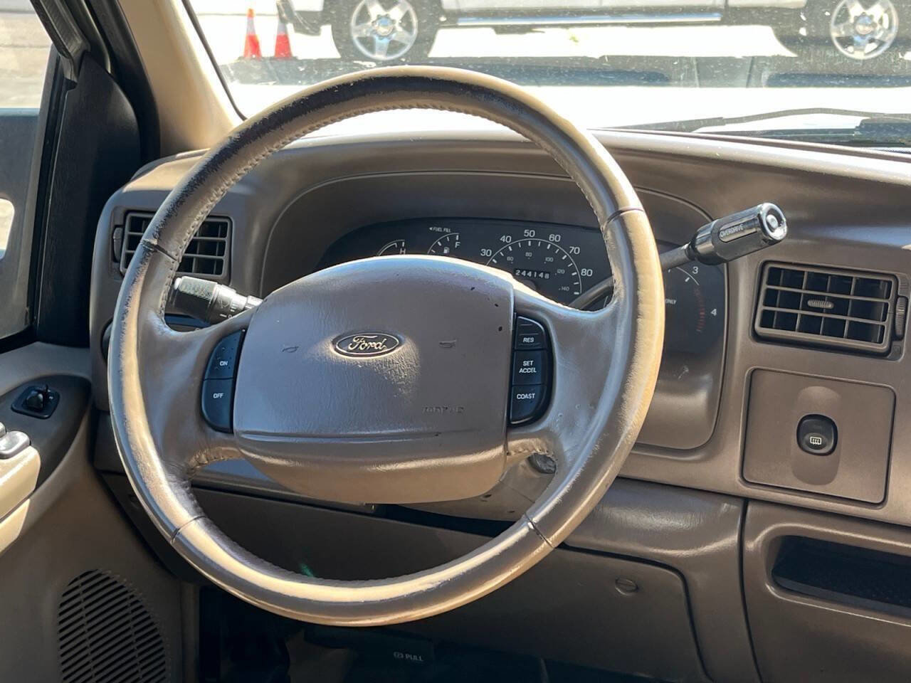 Used 2000 Ford Excursion Limited image 11