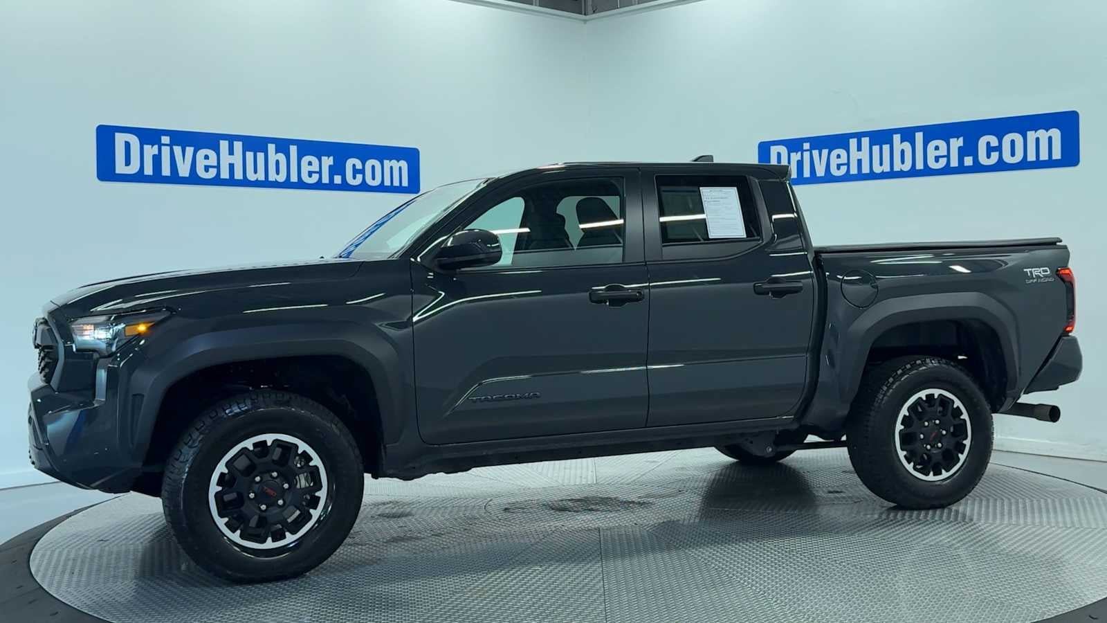 Used 2025 Toyota Tacoma TRD Off-Road AWD/4WD image 4