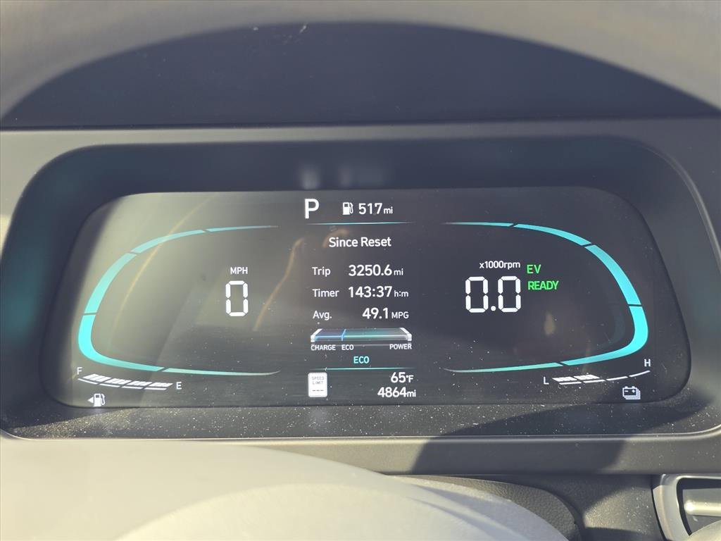 Used 2025 Hyundai Elantra Blue image 13