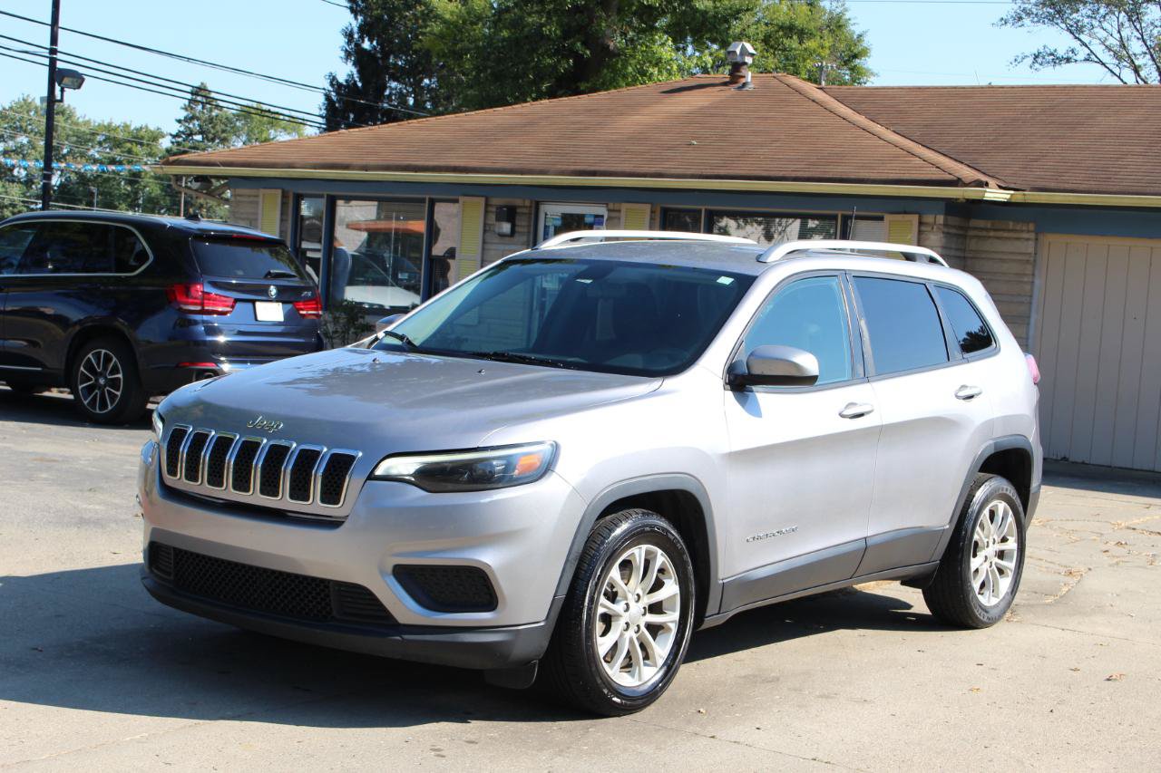 Used 2020 Jeep Cherokee Latitude FWD image 5