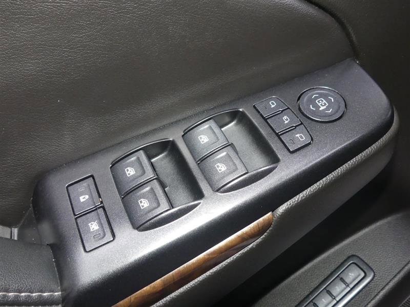 Used 2017 Chevrolet Suburban LT image 18