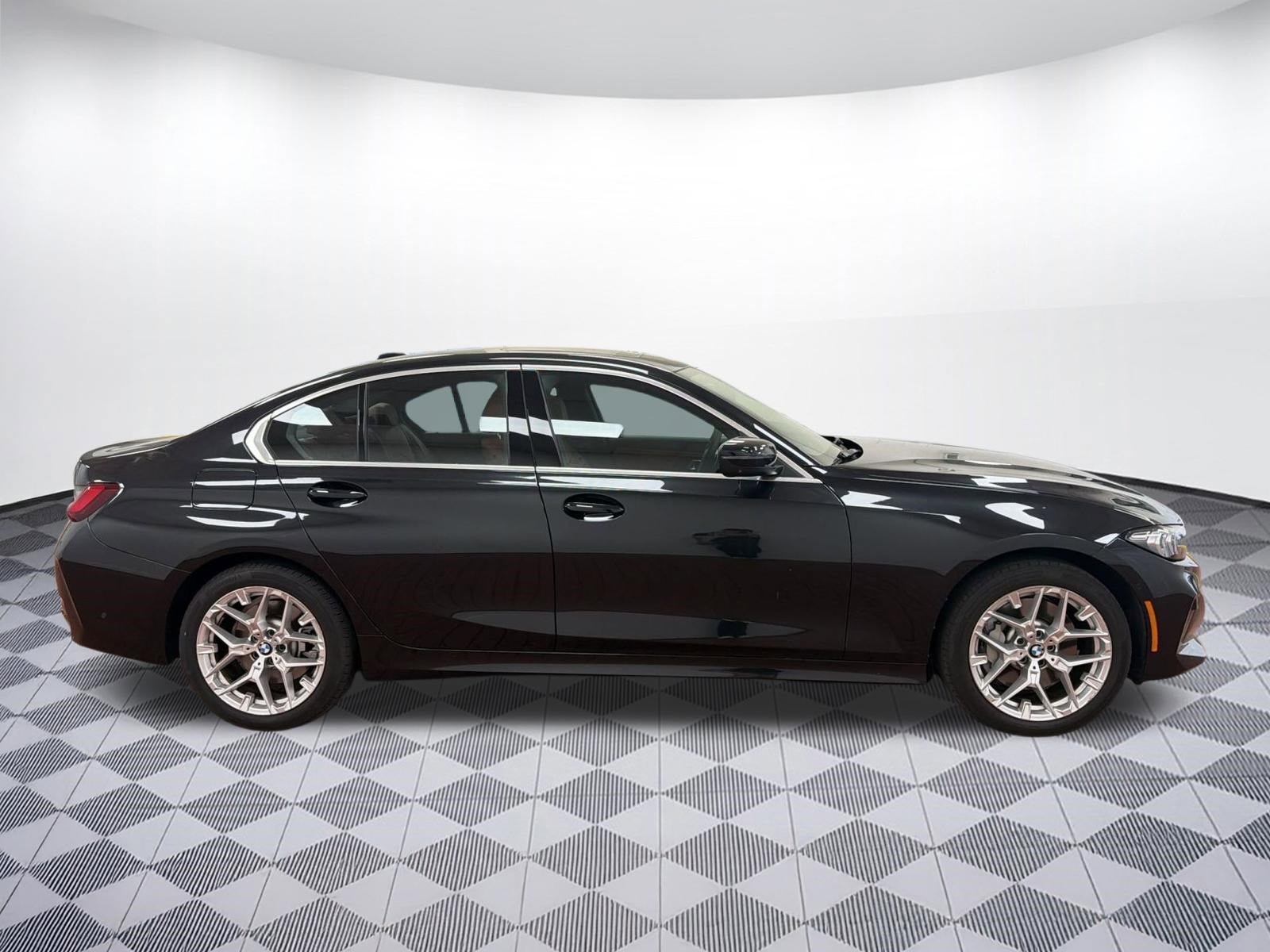 Certified 2025 BMW 330i xDrive Sedan AWD/4WD image 7