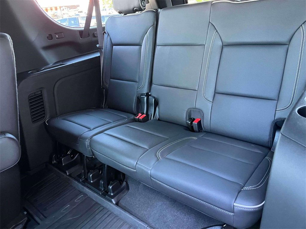 Used 2024 GMC Yukon XL SLT image 17