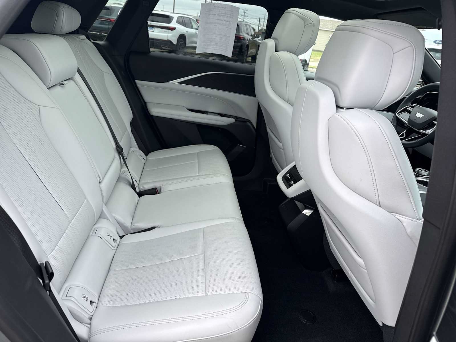 Certified 2024 Cadillac Lyriq Luxury AWD/4WD image 27