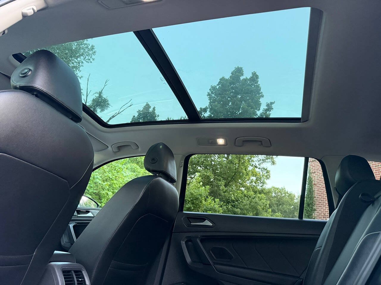 Used 2019 Volkswagen Tiguan SEL Premium AWD/4WD image 23